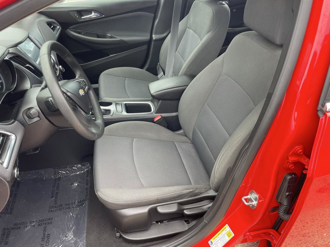 Used 2018 Chevrolet Cruze LT FWD image 34