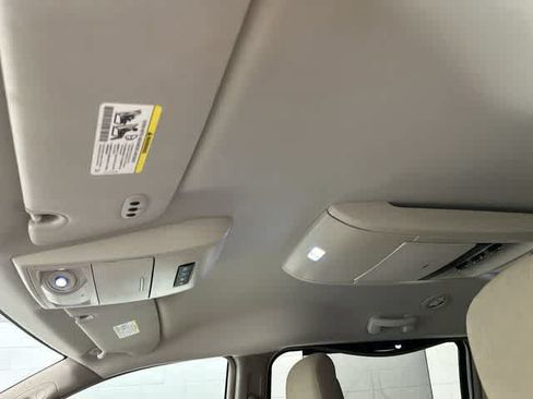 Used 2014 Chrysler Town & Country Touring FWD image 26