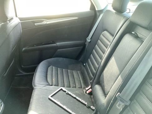 Used 2015 Ford Fusion SE FWD image 14