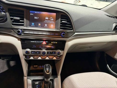 Used 2020 Hyundai Elantra SEL FWD image 11