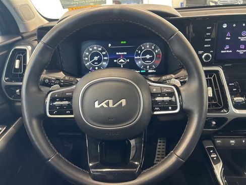 Used 2023 Kia Sorento SX AWD/4WD image 7
