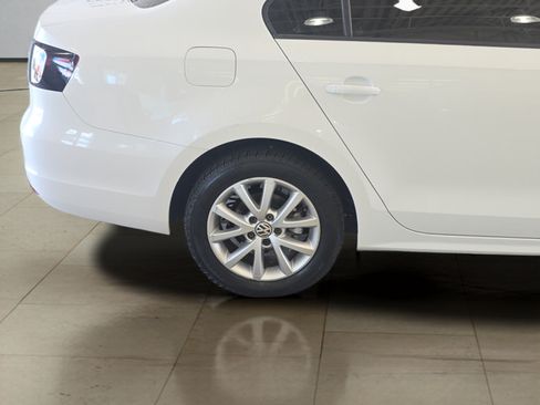 Used 2012 Volkswagen Jetta SE FWD image 28