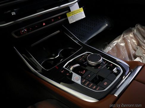Used 2027 BMW X7 xDrive40i w/ M Sport Package AWD/4WD image 26