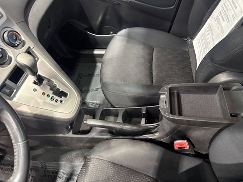 Used 2010 Pontiac Vibe AWD w/ Sun And Sound Package image 83