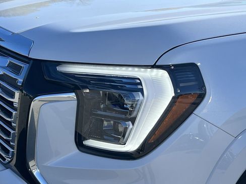 New 2026 GMC Terrain Denali w/ LPO, Floor Liner Package image 28