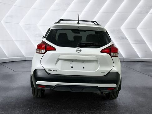 Used 2019 Nissan Kicks SR w/ SR Premium Package FWD image 5