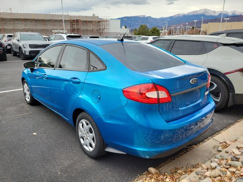 Used 2013 Ford Fiesta SE image 3