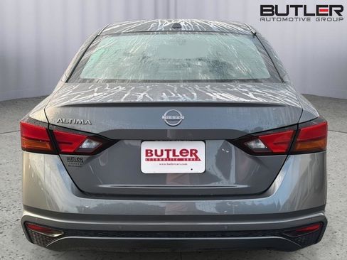 Used 2025 Nissan Altima 2.5 SV FWD image 5