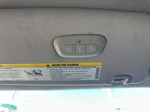 Used 2018 Chrysler Pacifica Touring-L image 27