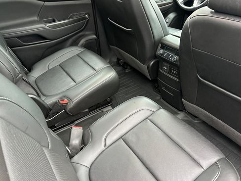 Used 2021 GMC Acadia SLT w/ Elevation Edition image 18