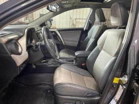 Used 2015 Toyota RAV4 Limited image 9