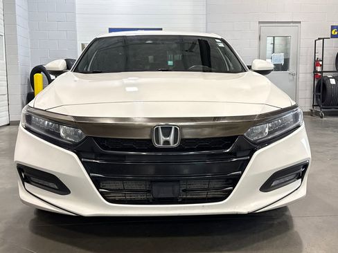 Used 2018 Honda Accord Sport image 2