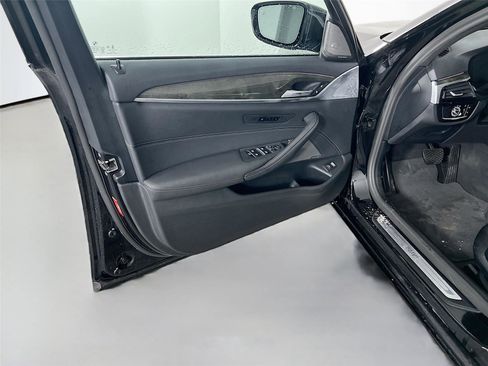 Certified 2023 BMW 530i xDrive w/ Premium Package image 16