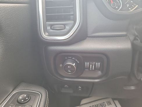 Used 2019 RAM 1500 Laramie RWD image 17