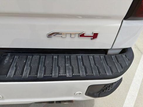Used 2022 GMC Sierra 1500 AT4 w/ AT4 Premium Package AWD/4WD image 8