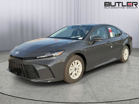 New 2026 Toyota Camry LE FWD image 1