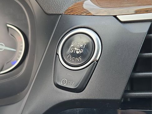 Used 2019 BMW X3 xDrive30i w/ Driving Assistance Package image 25