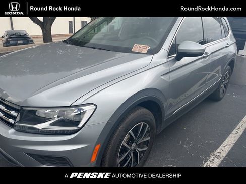 Used 2021 Volkswagen Tiguan SE image 1