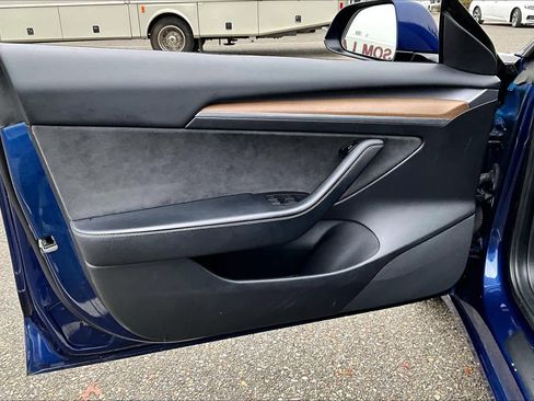 Used 2022 Tesla Model 3 Long Range image 21