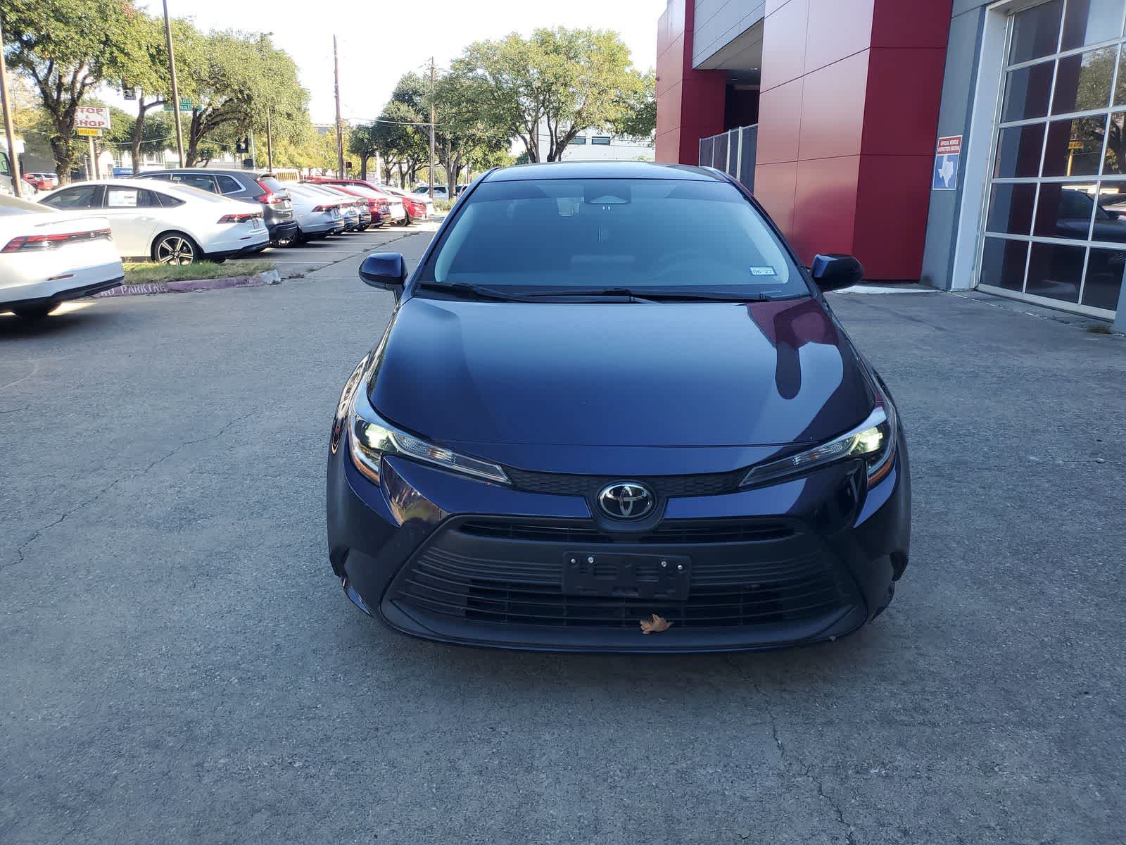 Used 2025 Toyota Corolla LE FWD image 8