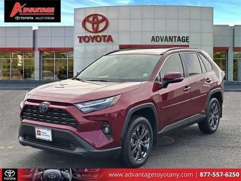 Used 2024 Toyota RAV4 XLE Premium image 4
