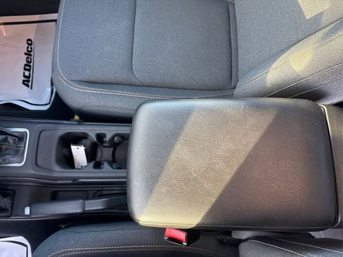 Used 2024 Jeep Gladiator Sport image 14