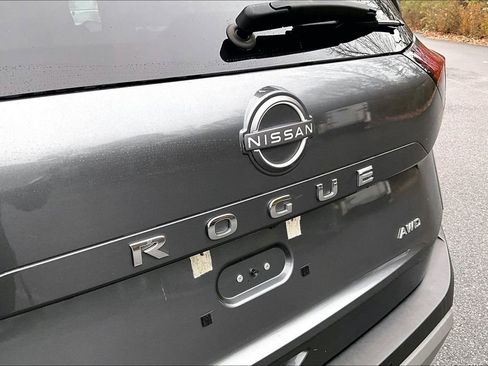 Used 2023 Nissan Rogue S image 24