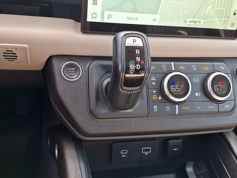 Used 2022 Land Rover Defender 110 X-Dynamic HSE AWD/4WD image 16