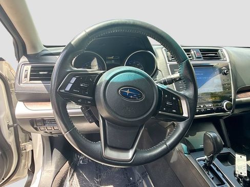 Used 2019 Subaru Outback 2.5i Limited w/ Popular Package #2 AWD/4WD image 11