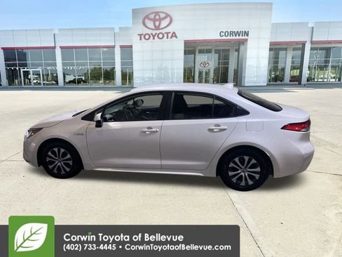 Used 2020 Toyota Corolla LE image 5