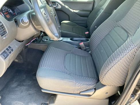 Used 2020 Nissan Frontier SV w/ SV Utility Package AWD/4WD image 9