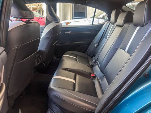 Used 2025 Toyota Camry SE FWD image 21
