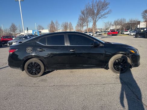 Used 2025 Nissan Sentra S image 4