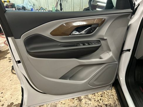 Used 2018 GMC Terrain SLE w/ Driver Convenience Package AWD/4WD image 15