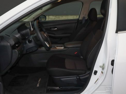 Used 2025 Nissan Sentra SV FWD image 7