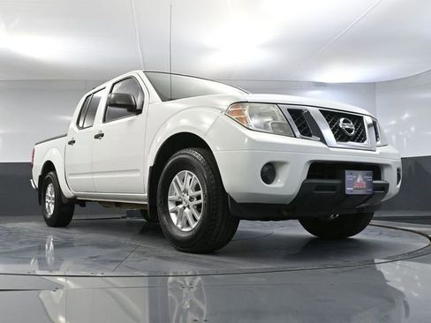 Used 2015 Nissan Frontier SV image 46