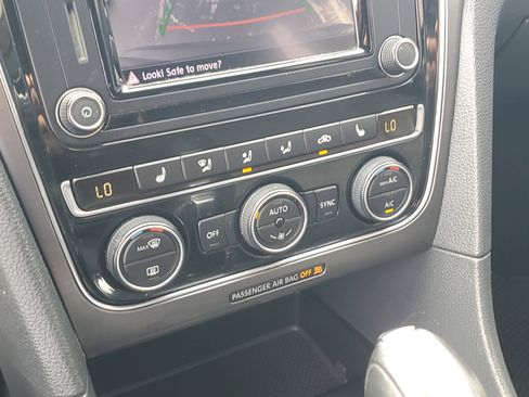 Used 2017 Volkswagen Passat 1.8T R-Line image 24