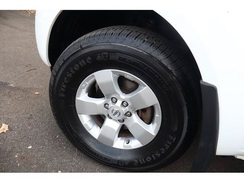 Used 2013 Nissan Frontier SV w/ SV Value Truck Pkg AWD/4WD image 13