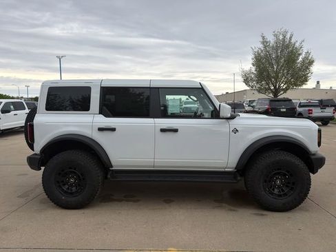 New 2026 Ford Bronco Outer Banks AWD/4WD image 3