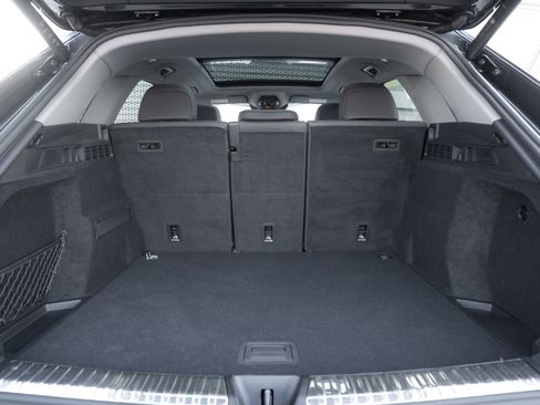 Certified 2025 Audi Q5 Premium w/ Convenience Package image 27