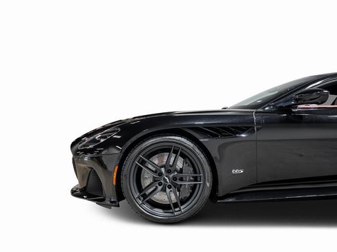 Used 2019 Aston Martin DBS Superleggera image 32