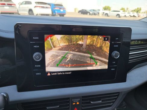 New 2026 Volkswagen Jetta SE FWD image 17