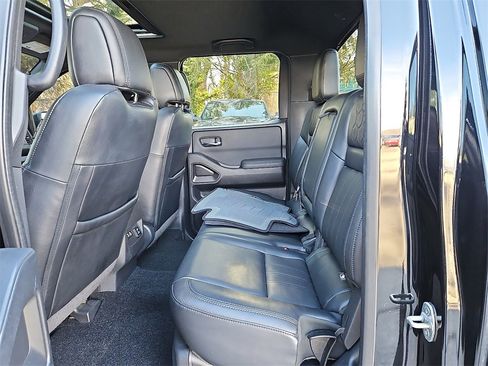 Used 2022 Nissan Frontier PRO-4X w/ Pro-4X Premium Package image 14