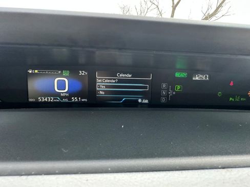 Used 2022 Toyota Prius LE image 13