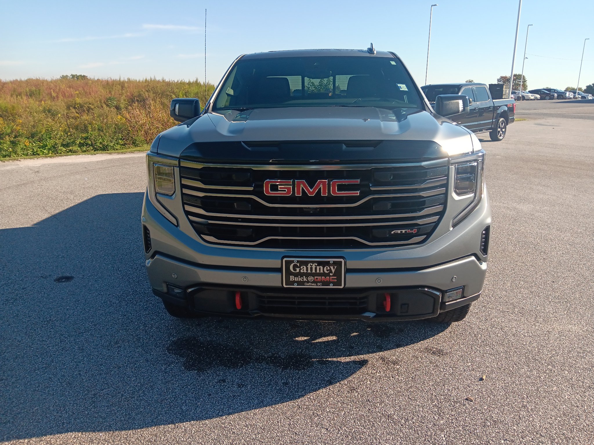 Used 2025 GMC Sierra 1500 AT4 w/ AT4 Premium Package AWD/4WD image 9