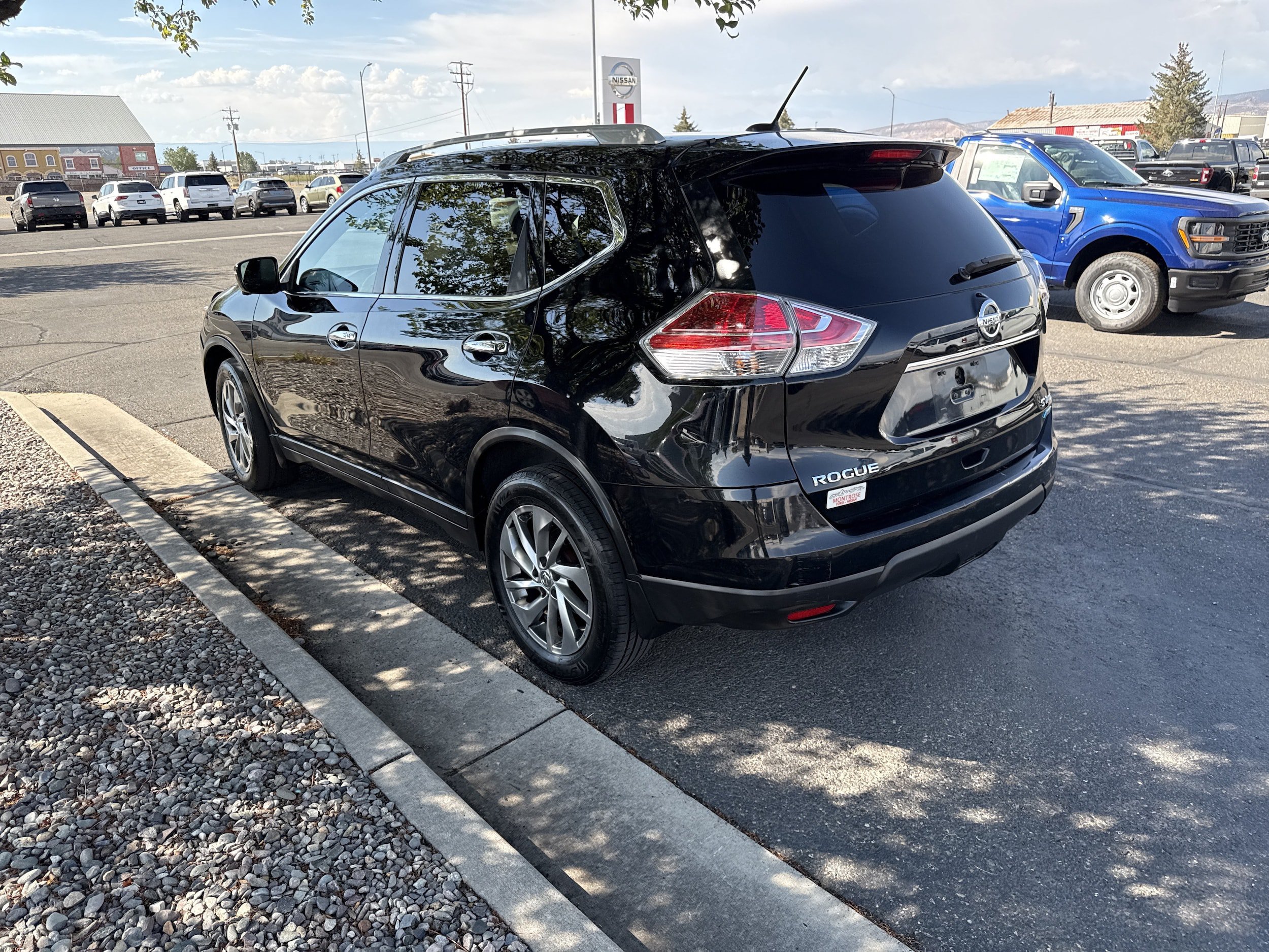 Used 2015 Nissan Rogue SL w/ SL Premium Package AWD/4WD image 24