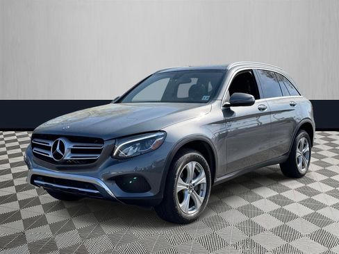 Used 2018 Mercedes-Benz GLC 300 4MATIC w/ Premium Package image 2
