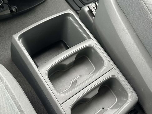 Used 2010 Chrysler Town & Country Touring FWD image 30
