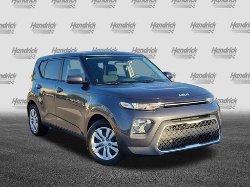 Used 2022 Kia Soul LX FWD image 2