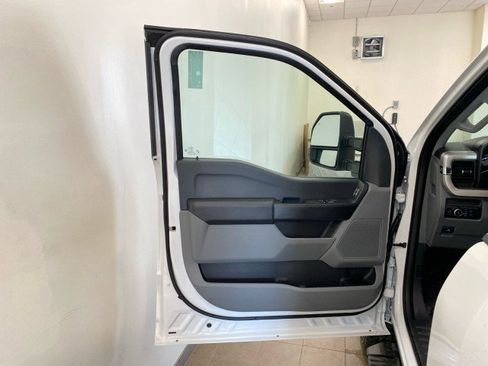 New 2025 Ford F350 XL w/ XL Chrome Package image 9